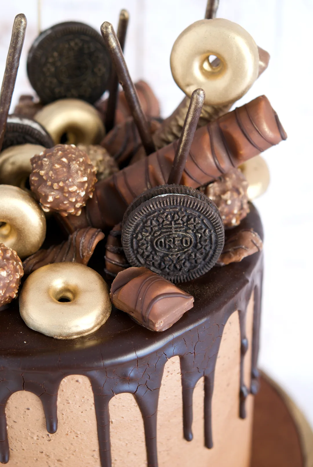 chocoholic drip cake