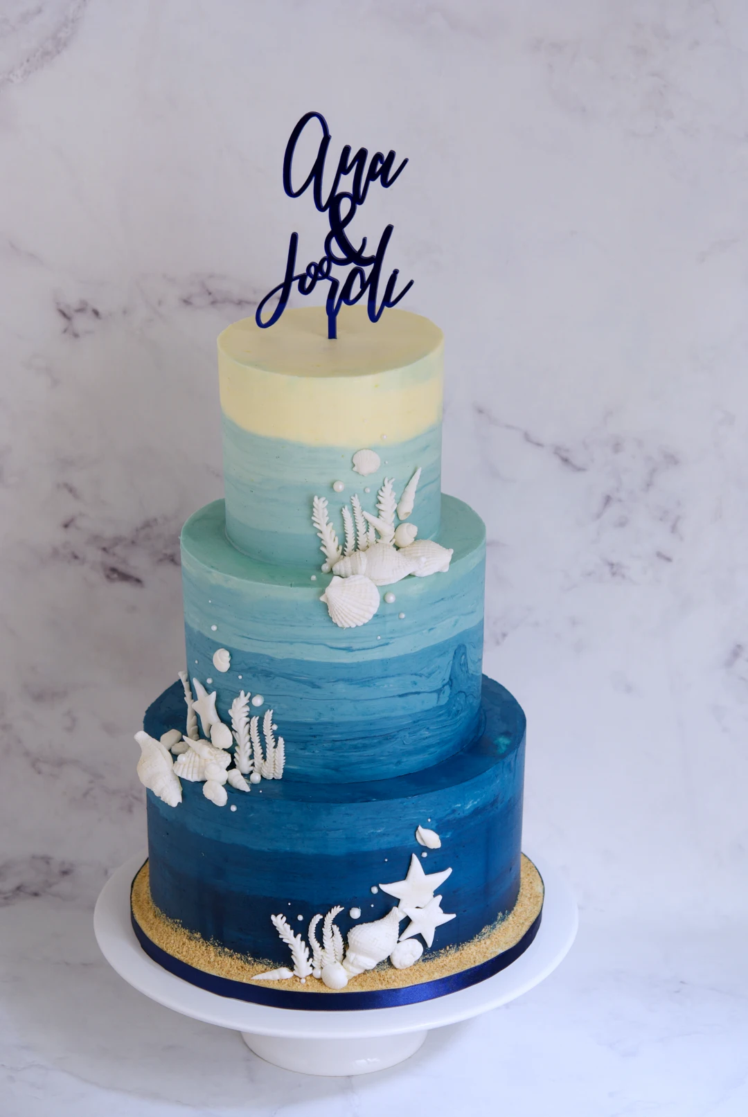 Ocean Lovers Wedding Cake