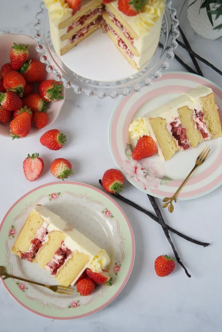 Cotton Cake strawberry, mericakes, custom cakes barcelona, tartas gourmet,