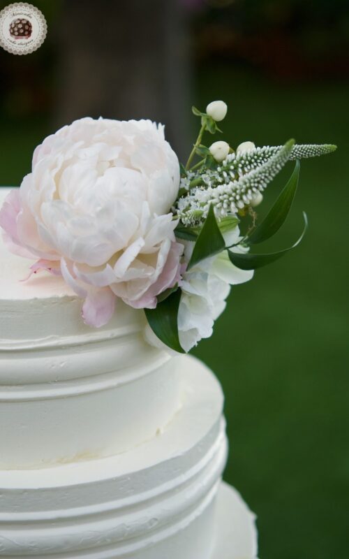 Stripes & Blooms Cream Wedding Cake, Cream cake, wedding cake, tarta de boda, swiss buttercream, mericakes, convent de blanes, mediterranean sea, flowers cake, red velvet, spain wedding, peony 7