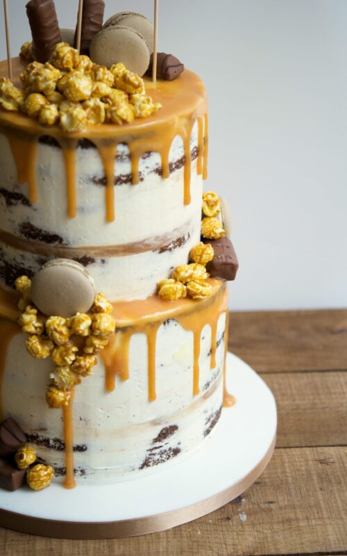 Drip cake, chocolate, semi naked cake, mericakes, birthday cake, party cake, tartas barcelona, tartas decoradas, pastel cumpleaños, macarons, popcorns, toffee 1