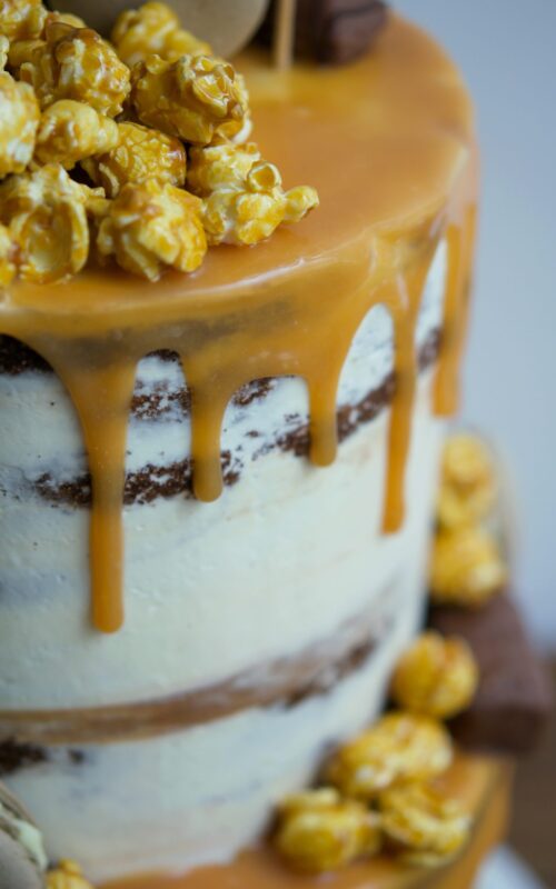 Drip cake, chocolate, semi naked cake, mericakes, birthday cake, party cake, tartas barcelona, tartas decoradas, pastel cumpleaños, macarons, popcorns, toffee 5