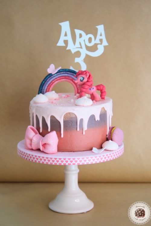 drip-cake-tartas-decoradas-my-little-pony-pinkie-pie-mi-pequeno-pony-mericakes-chocolate-meringue-kisses-pink-cake-pastel-de-cumpleanos-tartas-personalizadas-reposteria-creativa-6