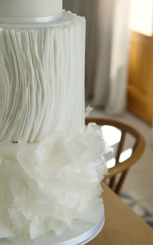 Tarta de boda moderna en papel de oblea
