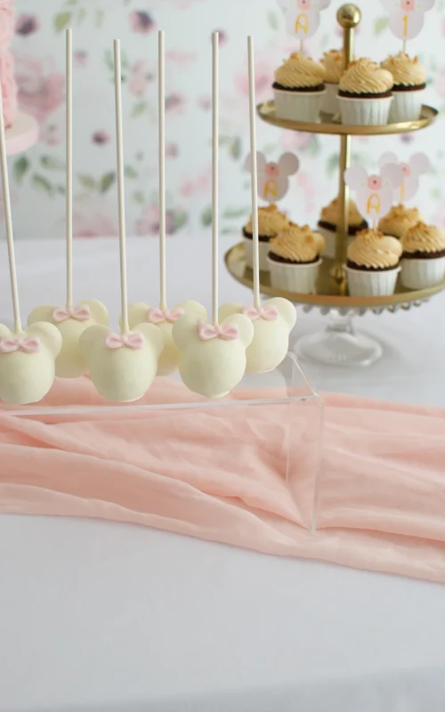 Mesa dulce Minnie Mousse, Tarta Minnie, cupcakes minnie, cakepops minnie, mericakes, tartas personalizadas, pasteleria barcelona,10