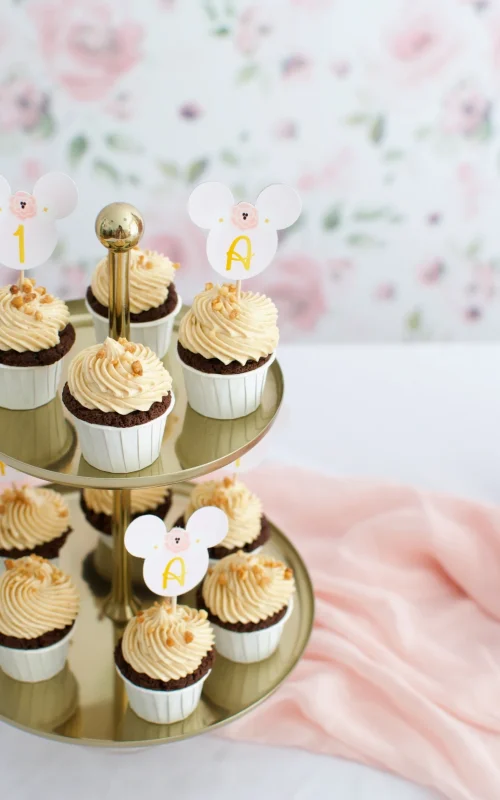 Mesa dulce Minnie Mousse, Tarta Minnie, cupcakes minnie, cakepops minnie, mericakes, tartas personalizadas, pasteleria barcelona,11