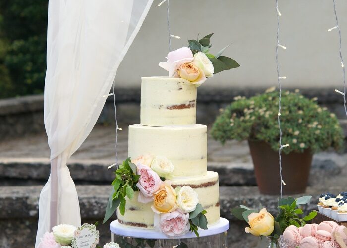 Mesa dulce rustica, Wedding dessert bar, tarta de boda, wedding sweet table, barcelona wedding, mericakes, macarons, donuts, cakepops, seminaked wedding cake, 6