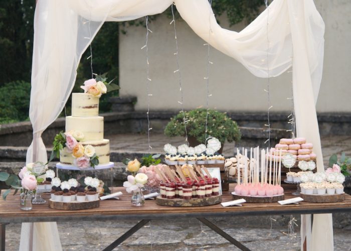 Mesa dulce rustica, Wedding dessert bar, tarta de boda, wedding sweet table, barcelona wedding, mericakes, macarons, donuts, cakepops, seminaked wedding cake, 8