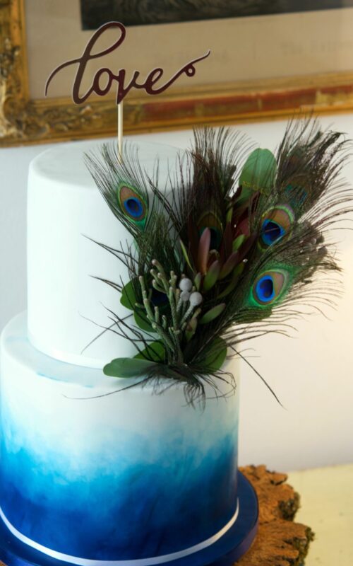 Peacock feathers wedding cake