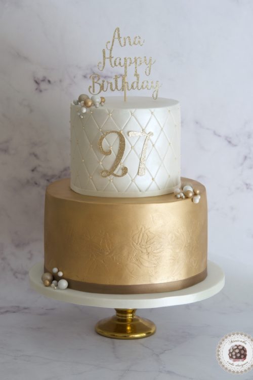 Pearls and gold cake,