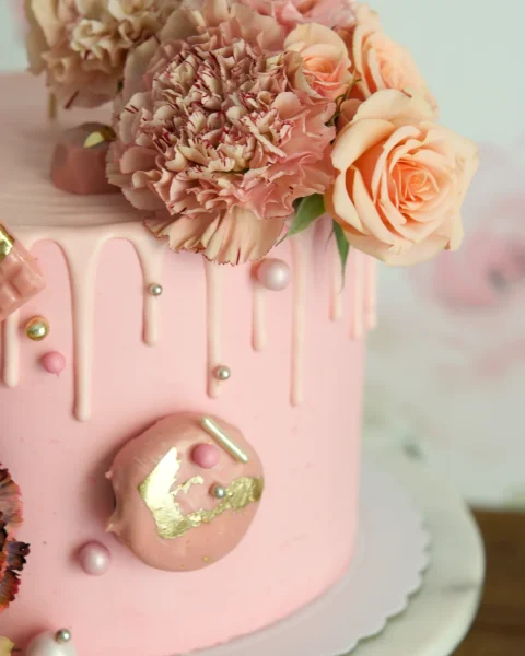 Rose and gold drip cake