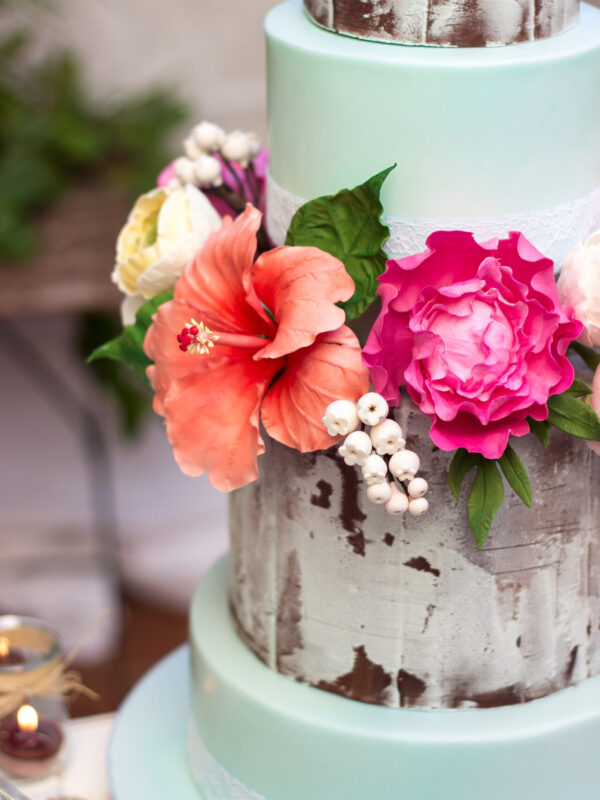 Rustic and blossoms, wedding cake, Mericakes, Barcelona, sugar flowers, Pickled wood, dessert table (16)