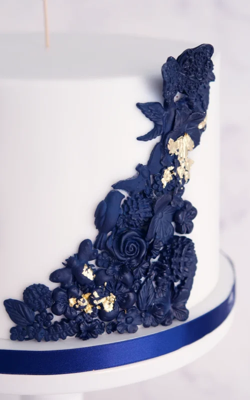 tarta bajo relieve flora y fauna