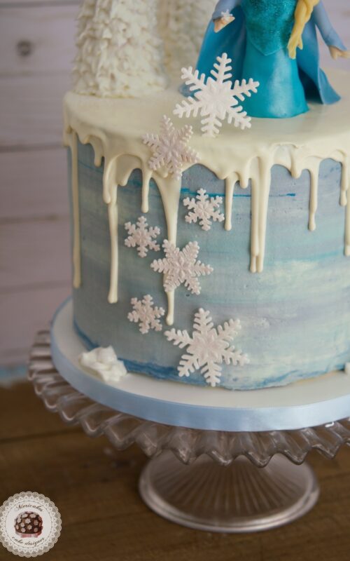 Tarta de Frozen, drip cake, Let it go, chocolate, mericakes, tartas barcelona, snowflakes, birthday cake 2