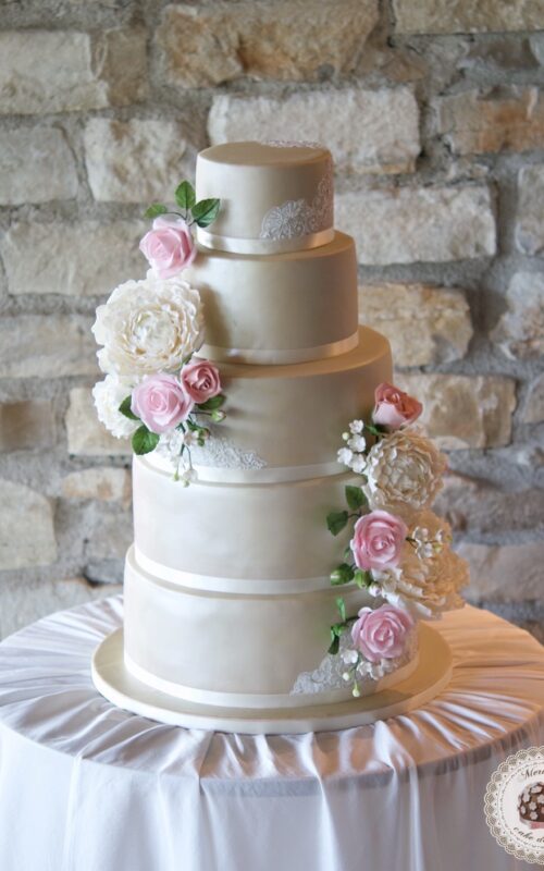 Wedding cake, fondant cake, lace, tartas de boda, tortas, mericakes, barcelona, peony, sugar flowers, flores de azucar, encaje, nude, pastry, pasteleria creativa, spain wedding, bodas reales