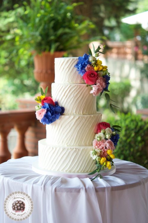 cream cake, wedding cake, stripes cake, mericakes, mas de sant llei, barcelona, tarta de boda, wedding flowers 1