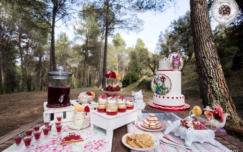 mesa-dulce-sweet-table-sugartremens-mericakes-sensacions-barcelona-aliciaa-en-el-pais-de-las-maravillas-alice-in-the-wonderland-cake-macarons-cookies-tarta-16