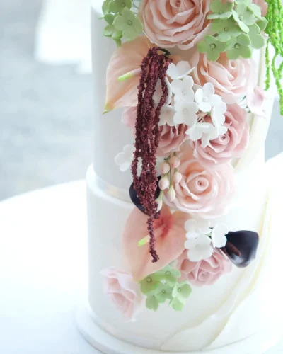The botanical blusj wedding cake, sugar Amaranthus