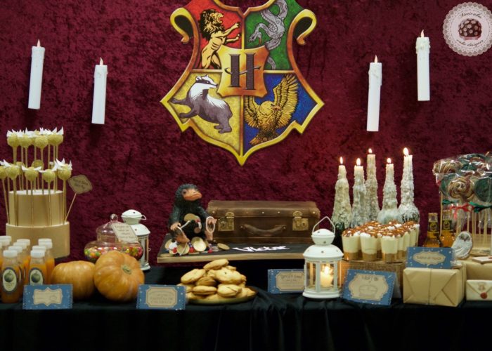 Fantastic Beasts, Animales fantasticos, JK Rowling, tarta, cake, 3D cake, Chocolate plastico, Escarbato, Niffler, Harry Potter, Newt Scamander, maleta, Galleon, Sickle, Knut